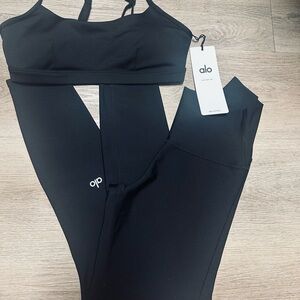 ❌SOLD❌ ALO Yoga Set High-Waist Airlift Legging XXS and Airlift Intrigue Bra S